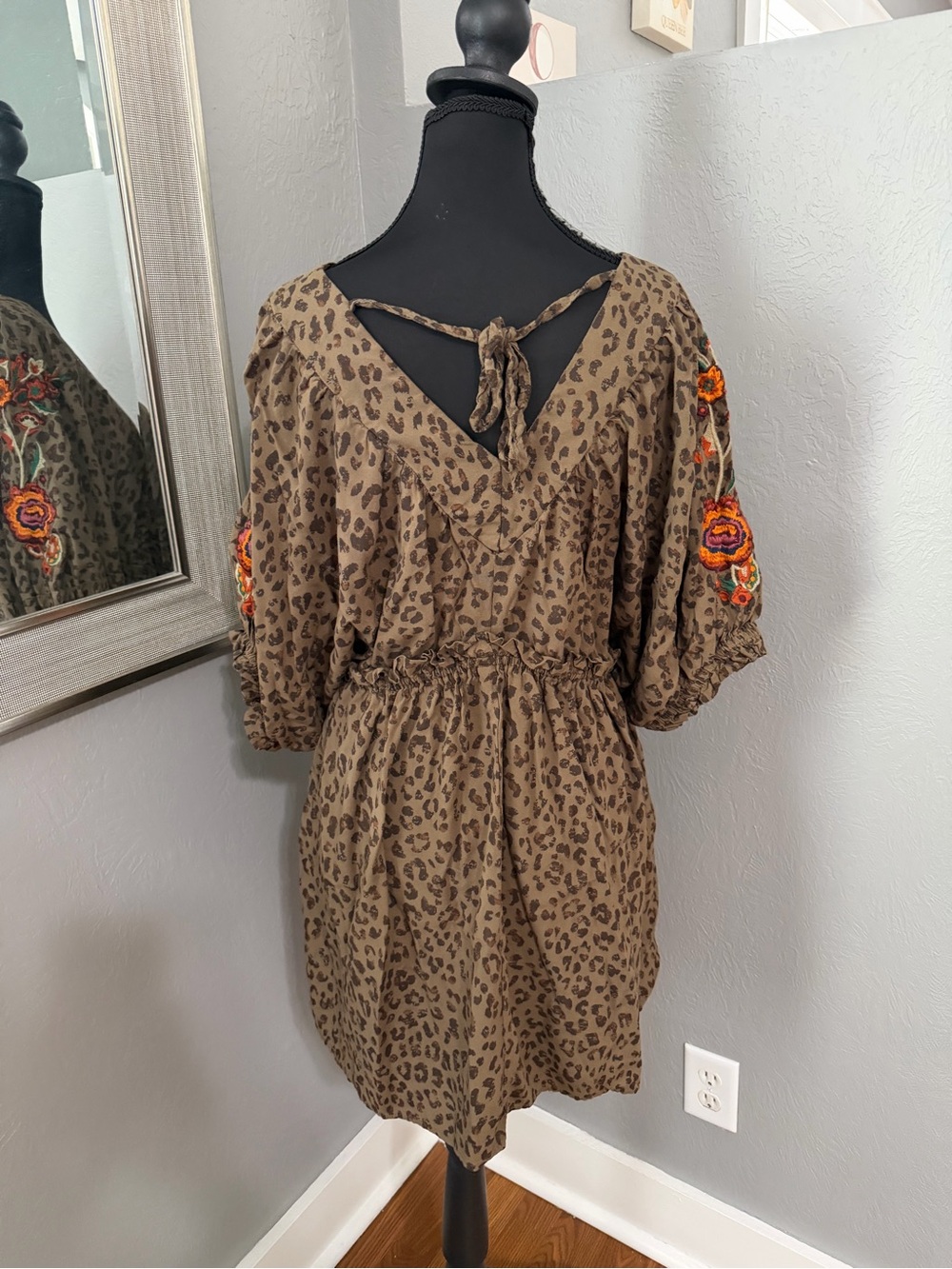 Cato Cheetah Print Floral Embroidered Puff Sleeve Ruffle Boho Sedona Dress Lg - Picture 5 of 8